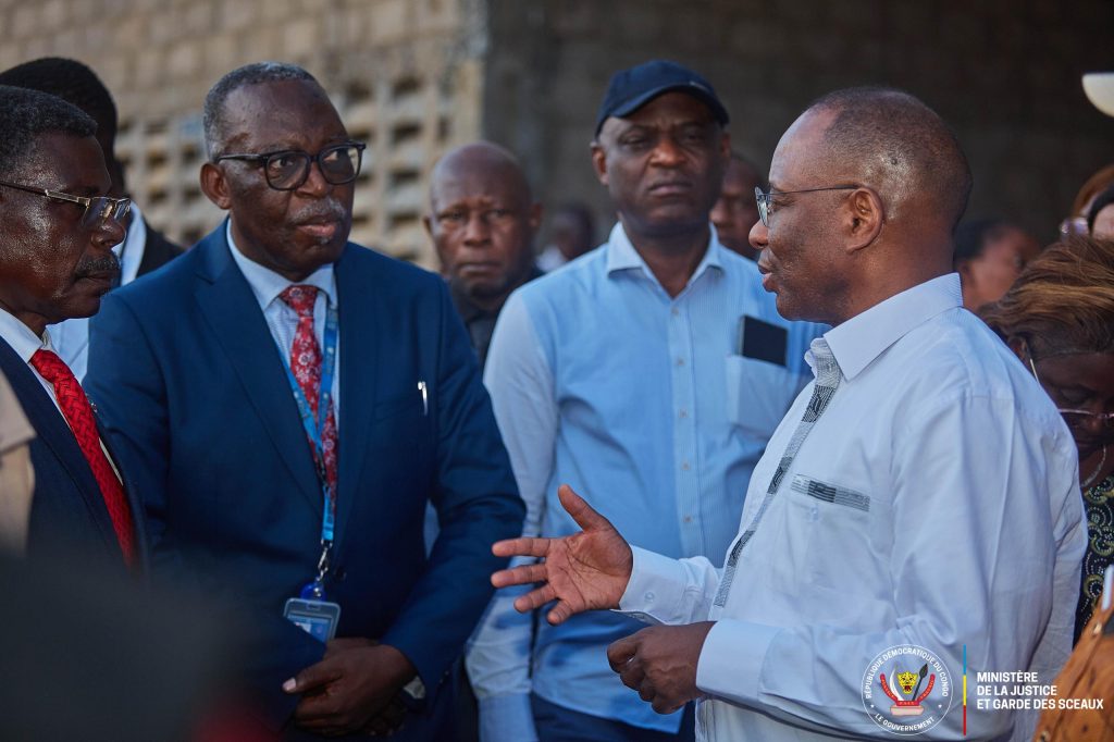 Visite Ministre d'État à la justice Guillaume Ngefa à la ferme pénitentiaire de Kananga