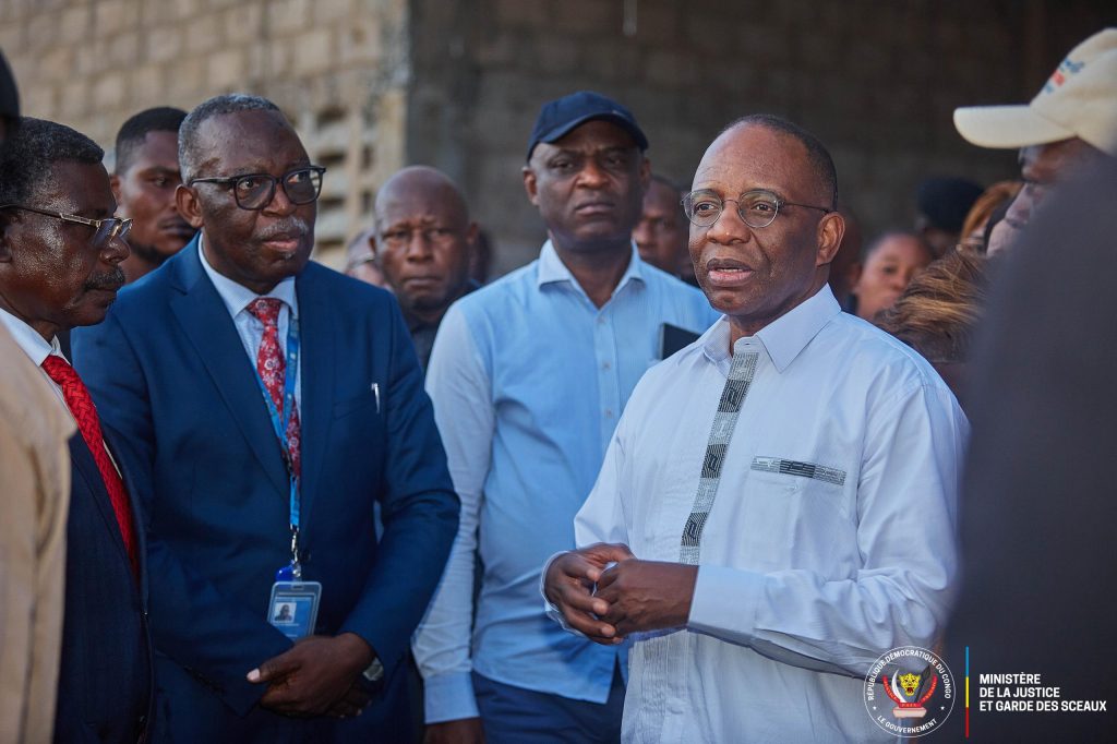 Visite Ministre d'État à la justice Guillaume Ngefa à la ferme pénitentiaire de Kananga