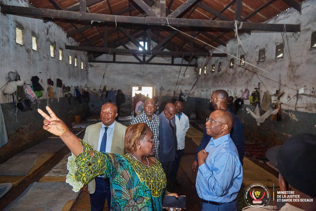 Inspection Ministre d'État à la justice Guillaume Ngefa à la prison central de Kananga