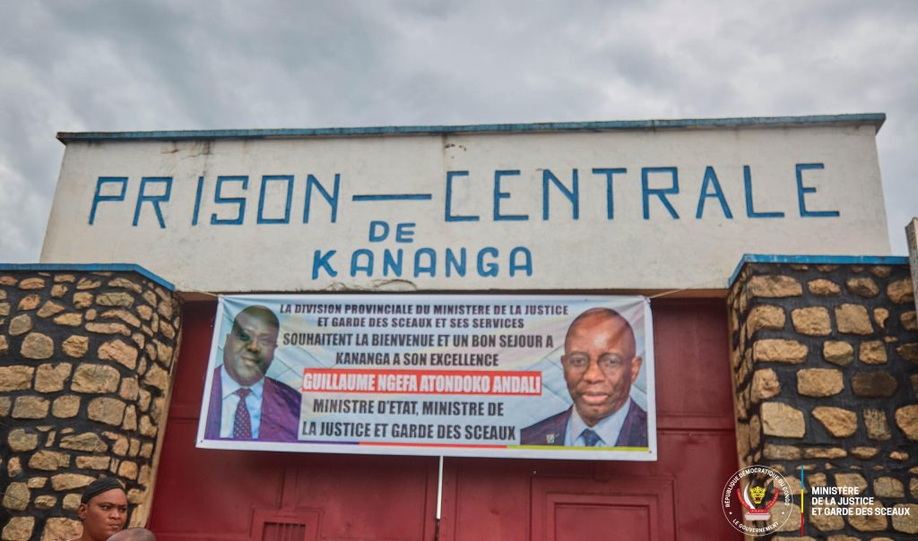 Le Ministre d'État à la justice Guillaume Ngefa inspecte la prison centrale de Kananga en mission officielle au Kasaï central