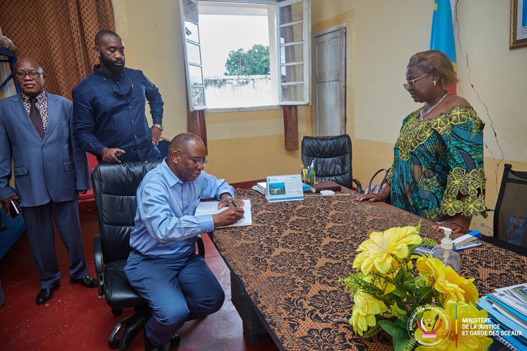 Inspection Ministre d'État à la justice Guillaume Ngefa à la prison central de Kananga