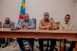Le Ministre d'État en réunion avec les les agents et cadres pénitentiaires de la prison de Mu-Tshimanu à Mbujimayi au Kasai Oriental