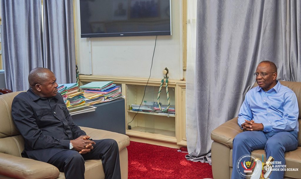 Visite Ministre d'État Guillaume Ngefa chez le Gouverneur du Kasaï central