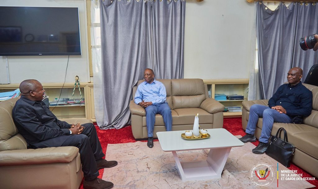 Visite Ministre d'État Guillaume Ngefa chez le Gouverneur du Kasaï central