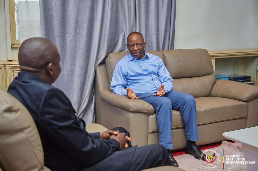 Visite Ministre d'État Guillaume Ngefa chez le Gouverneur du Kasaï central