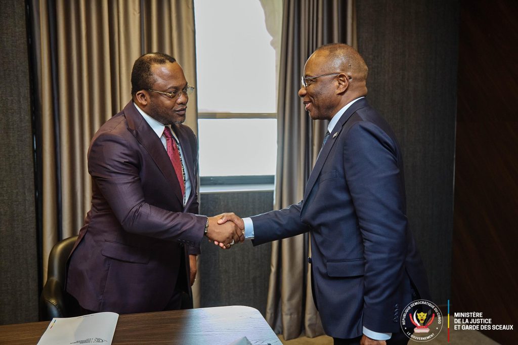 Rencontre entre l'Archeveque Dodo Kamba et le Ministre d'État en charge de la Justice et Garde des Sceaux Guillaume Ngefa
